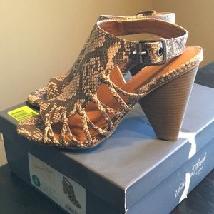 Universal Thread Mary-Ann Snakeskin Print Sandal